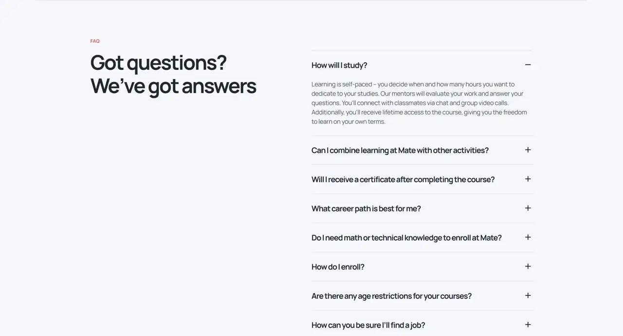 Секция «FAQ» с сайта https://mate.academy/en, тематика — Образование, цвета — Белый, Серый, стиль — Минимализм, типографика — Без засечек