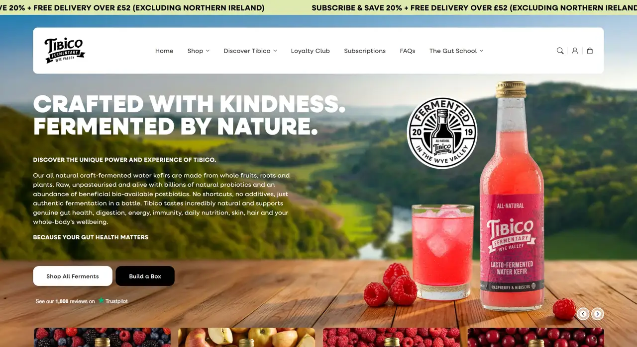 Секция «Первый экран» с сайта https://www.tibicohealth.com/, тематика — Здоровье и фитнес, цвета — Черный, Серый, Коричневый, стиль — Органический и природный, типографика — Без засечек, Декоративные