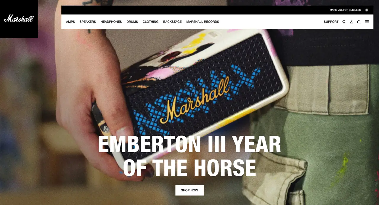 Секция «Первый экран» с сайта https://www.marshall.com/vn/en, тематика — Музыка, цвета — Черный, Серый, Коричневый, стиль — Гранж, типографика — Без засечек, Декоративные
