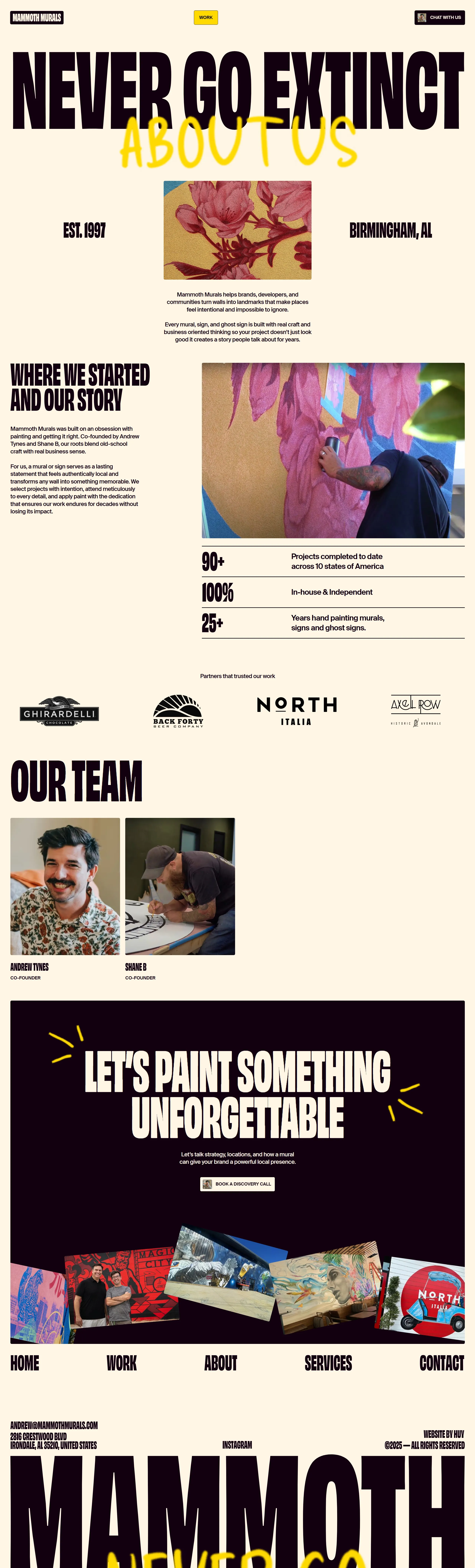 Страница о компании Mammoth Murals, тематика — Искусство, цвета — Белый, Черный, Серый, стиль — Корпоративный, Брутализм, типографика — Без засечек, Рукописные