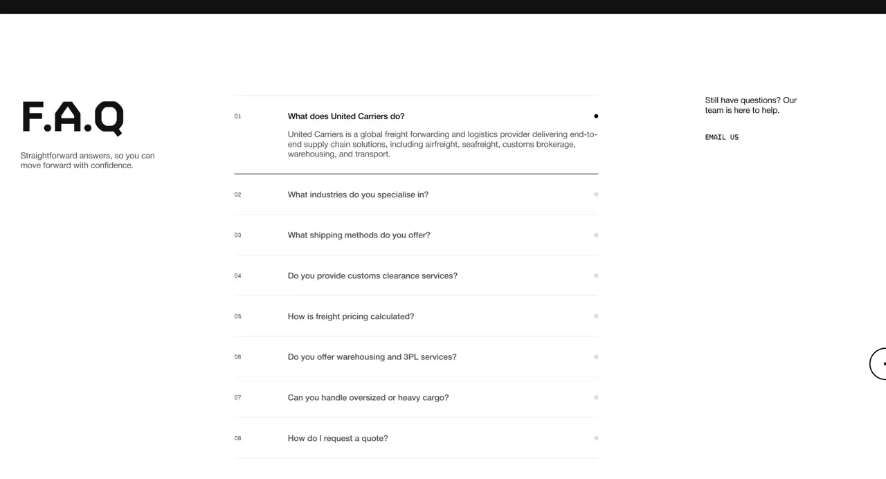 Секция «FAQ» с сайта https://unitedcarriers.com/, тематика — Логистика, цвета — Белый, Черный, стиль — Корпоративный, Минимализм, типографика — Без засечек