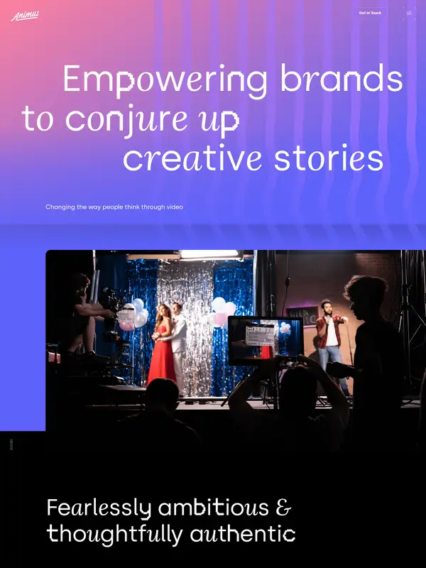 Услуги Animus Studios, тематика — Агентство , цвета — Черный, Фиолетовый, стиль — Корпоративный, типографика — Без засечек, Декоративные