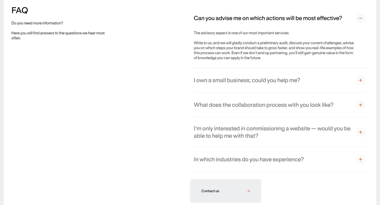 Секция «FAQ» с сайта https://www.symbolstudio.pl/en/, тематика — Дизайн, цвета — Белый, стиль — Минимализм, типографика — Без засечек