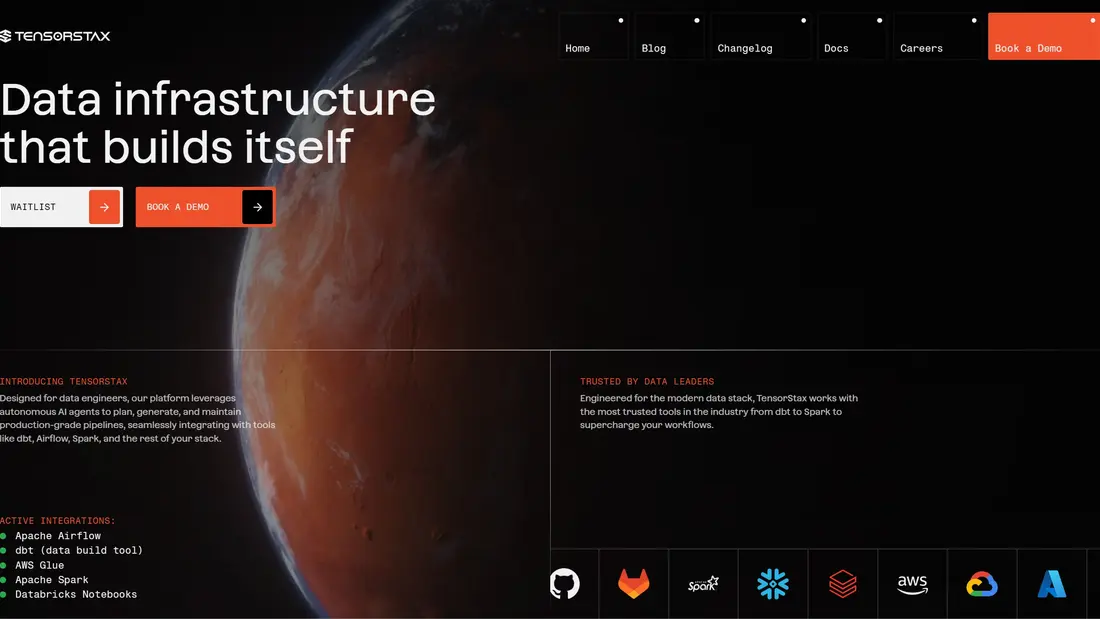 Секция «Первый экран» с сайта https://www.tensorstax.com/, тематика — IT и программное обеспечение, цвета — Черный, стиль — Корпоративный, Минимализм, типографика — Без засечек