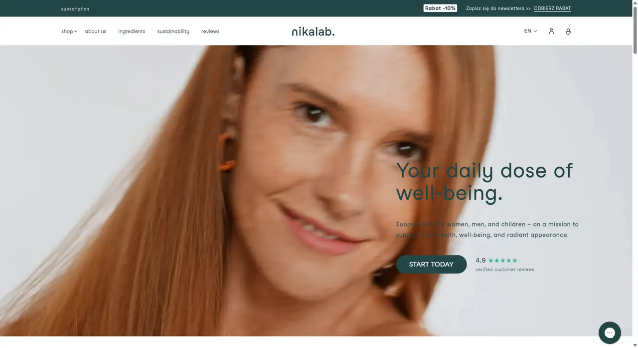 Секция «Первый экран» с сайта https://nikalab.pl/en, тематика — Здоровье и фитнес, цвета — Белый, Серый, Коричневый, стиль — Корпоративный, Минимализм, типографика — Без засечек