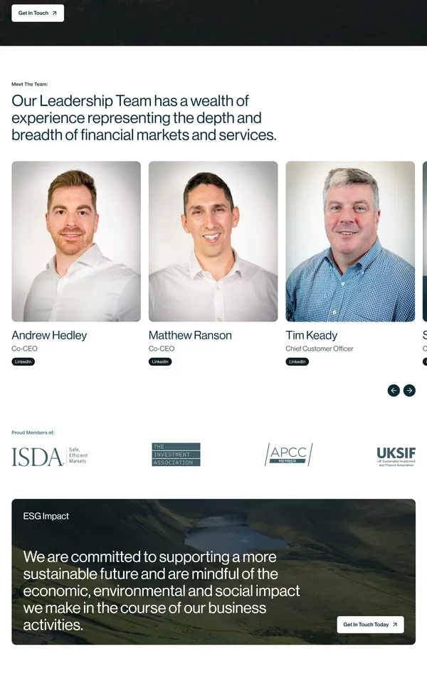 Страница о компании Novatus Global, тематика — Финансы, цвета — Белый, Черный, Серый, стиль — Корпоративный, типографика — Без засечек