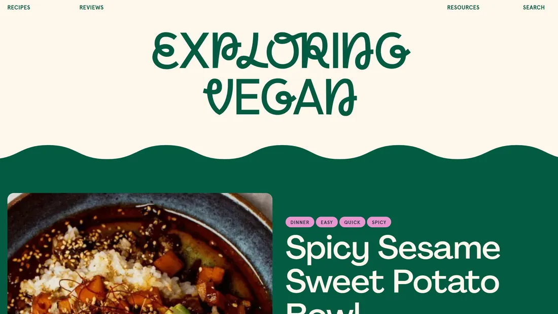 Секция «Первый экран» с сайта https://exploringvegan.com/, тематика — Еда и напитки, цвета — Белый, Черный, Серый, стиль — Типографика, типографика — Без засечек, Декоративные