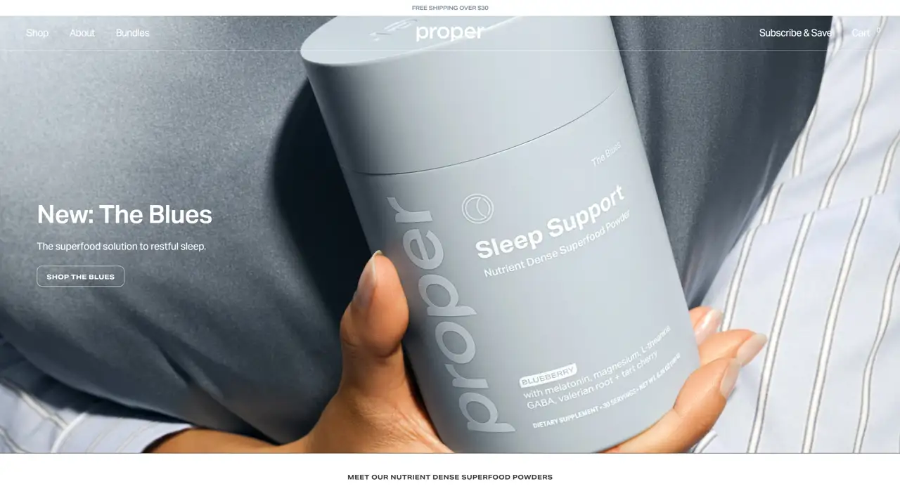 Секция «Первый экран» с сайта https://properhealth.com/, тематика — Здоровье и фитнес, цвета — Белый, Черный, Серый, стиль — Корпоративный, Минимализм, типографика — Без засечек