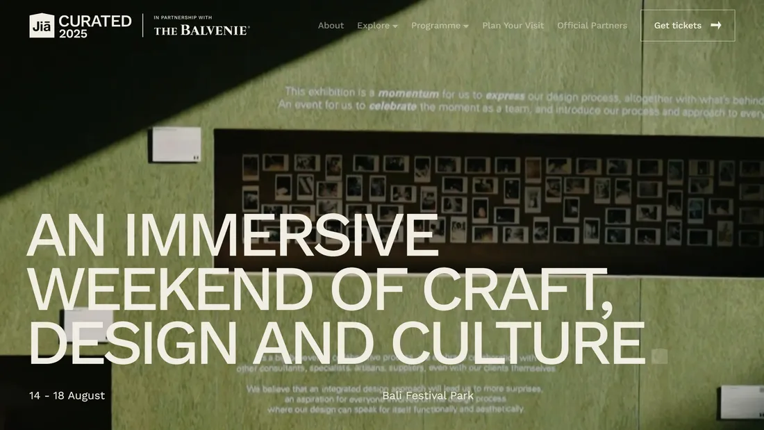 Секция «Первый экран» с сайта https://www.jiacurated.com/, тематика — Мероприятия, цвета — Черный, Серый, стиль — Фестивальный, Типографика, типографика — Без засечек