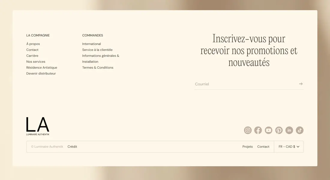 Секция «Футер» с сайта https://luminaireauthentik.com/fr, тематика — Дизайн, цвета — Белый, стиль — Классический, Корпоративный, типографика — С засечками, Без засечек