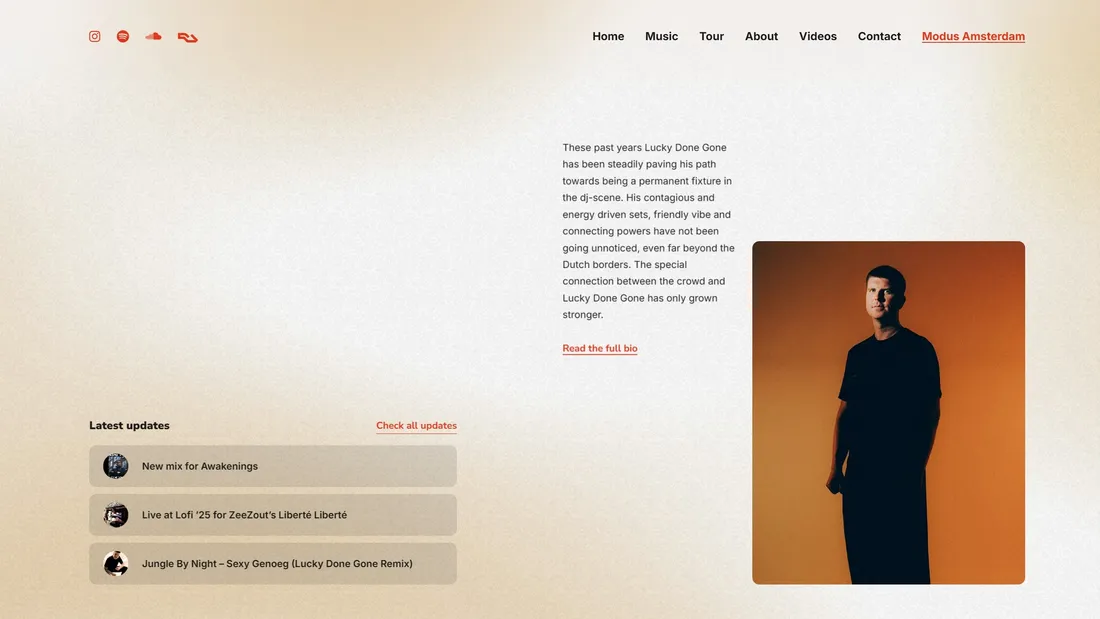 Секция «Первый экран» с сайта https://luckydonegone.com/, тематика — Музыка, цвета — Белый, стиль — Минимализм, типографика — Без засечек