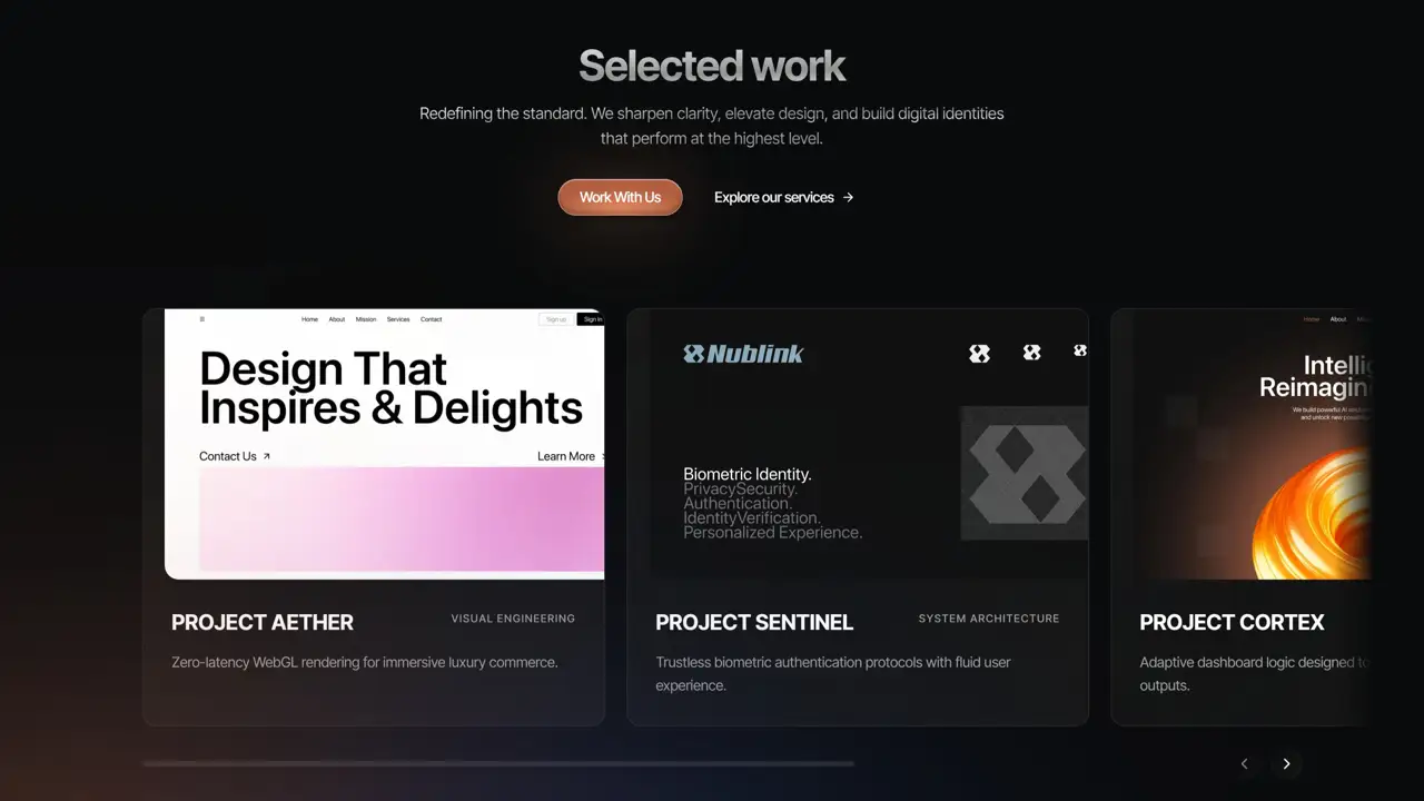 Секция «Портфолио» с сайта https://www.refractweb.com/, тематика — SaaS, цвета — Черный, стиль — Корпоративный, Карточный, Минимализм, типографика — Без засечек, Декоративные
