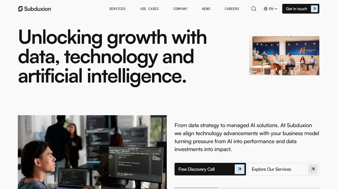 Секция «Призыв к действию» с сайта https://subduxion.com/, тематика — IT и программное обеспечение, цвета — Белый, Черный, Серый, стиль — Корпоративный, Минимализм, типографика — Без засечек