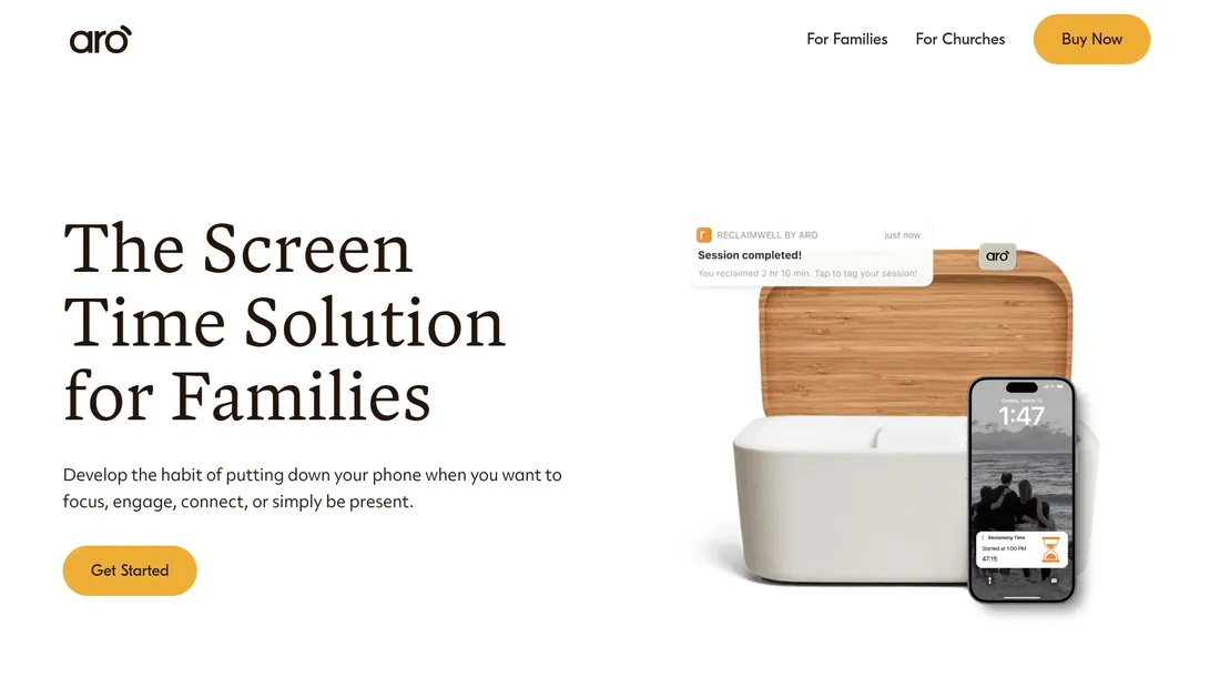 Секция «Первый экран» с сайта https://www.goaro.com/, тематика — Продукт, цвета — Белый, стиль — Минимализм, типографика — С засечками, Без засечек