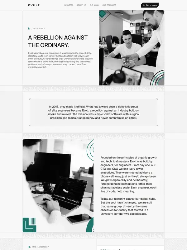 Страница о компании Evolt, тематика — IT и программное обеспечение, цвета — Белый, Серый, стиль — Корпоративный, Минимализм, типографика — Без засечек