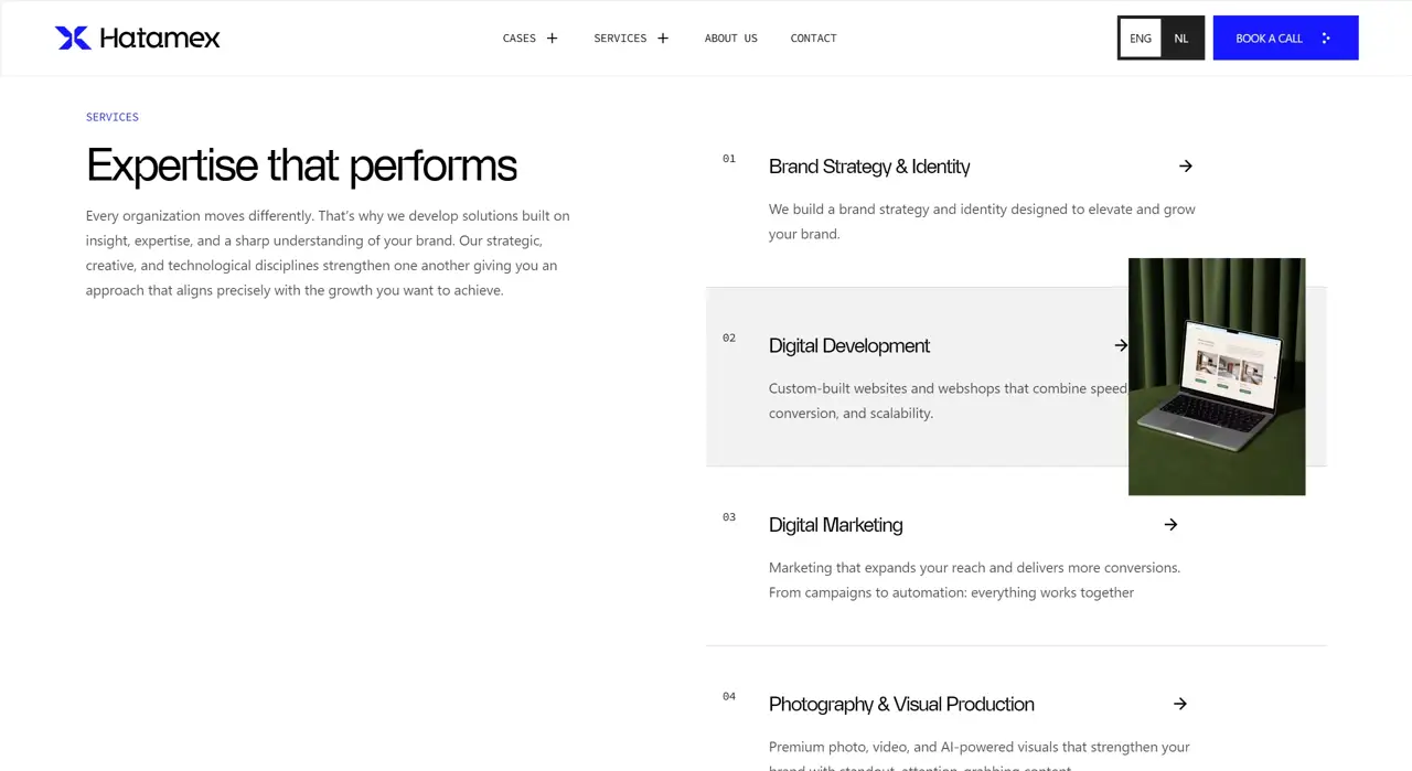 Секция «Услуги» с сайта https://www.hatamex.agency/en, тематика — Агентство , цвета — Белый, Черный, стиль — Корпоративный, Минимализм, типографика — Без засечек