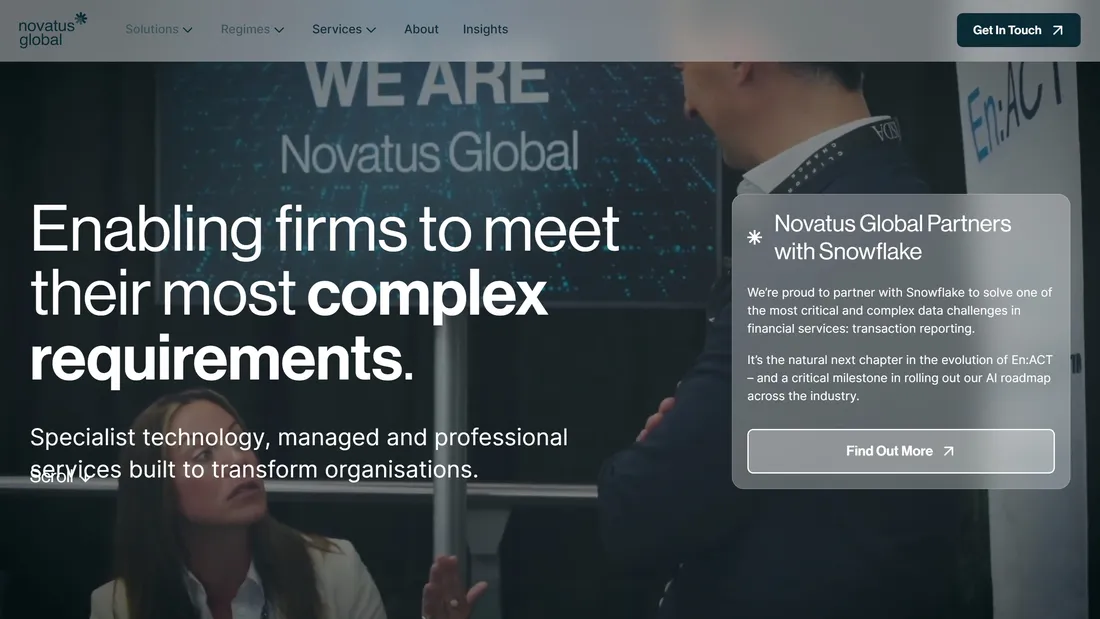 Секция «Первый экран» с сайта https://novatus.global/, тематика — IT и программное обеспечение, Финансы, цвета — Черный, Серый, стиль — Корпоративный, Минимализм, типографика — Без засечек