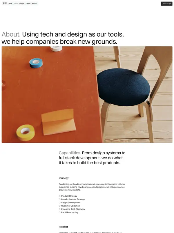 Страница о компании Bakken & Bæck, тематика — Дизайн, цвета — Белый, Серый, Коричневый, стиль — Корпоративный, Минимализм, типографика — Без засечек