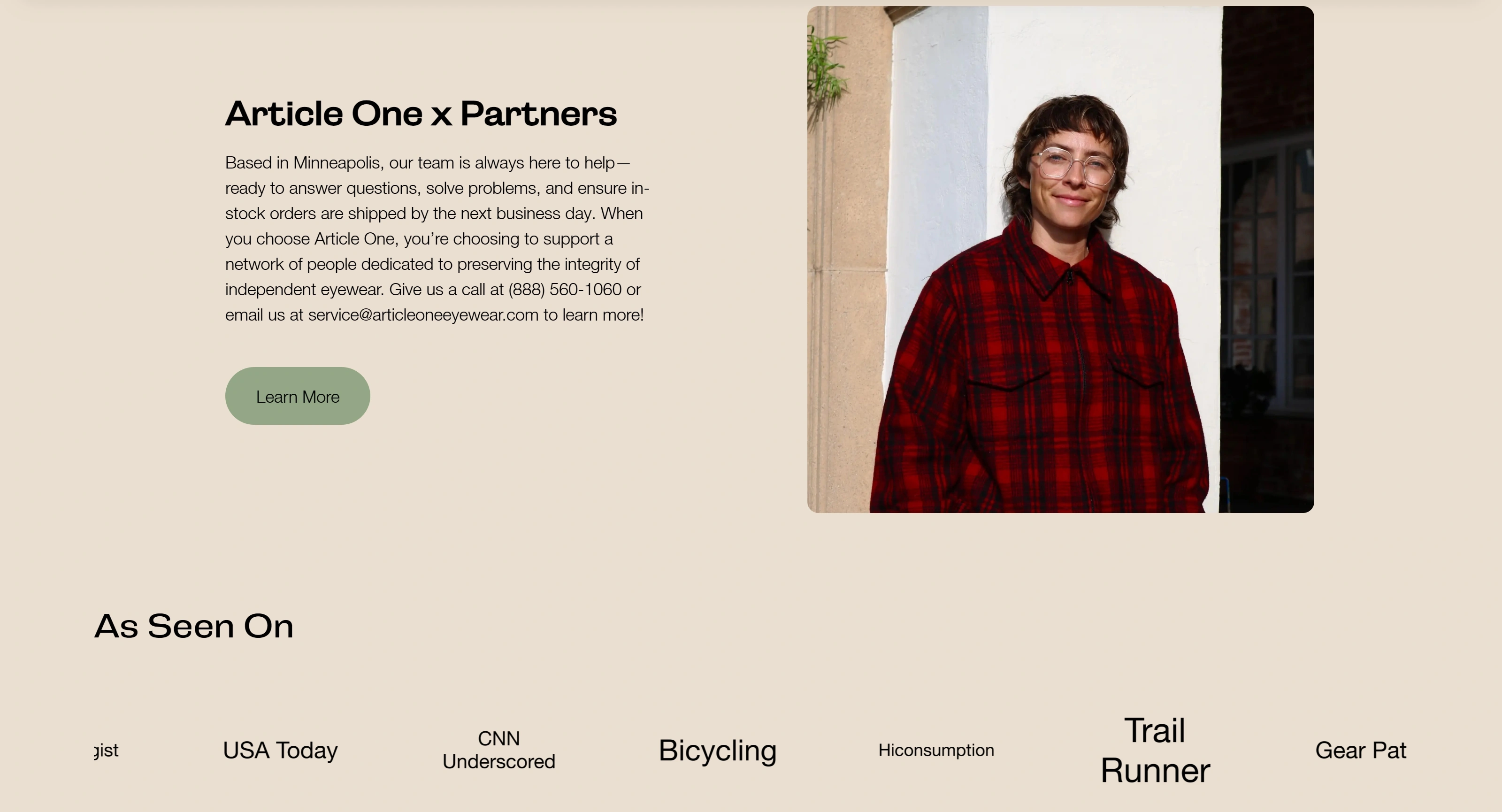 Article One Секция «Партнеры» с сайта https://www.articleoneeyewear.com/, тематика — Интернет-магазин, цвета — Белый, стиль — Минимализм, типографика — Без засечек