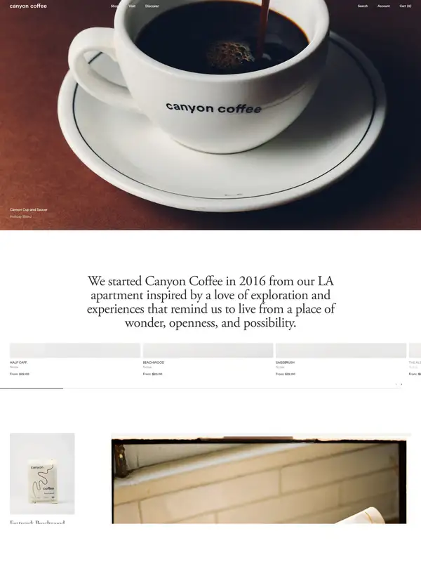 Главная Canyon Coffee, тематика — Еда и напитки, цвета — Белый, Черный, Серый, стиль — Минимализм, Органический и природный, типографика — С засечками, Без засечек