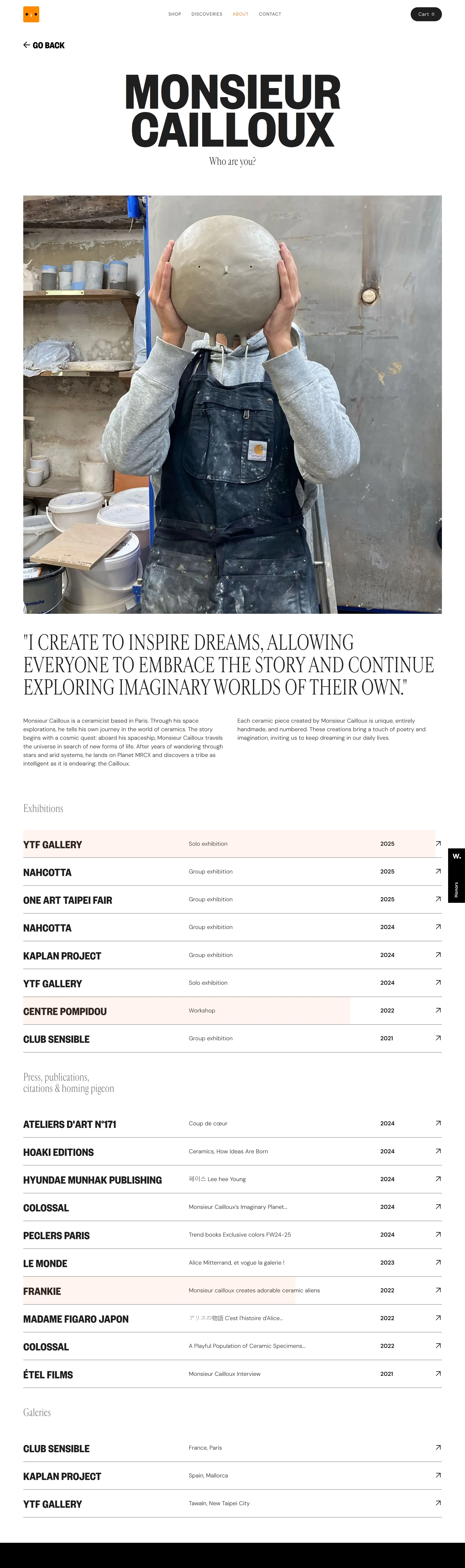 Monsieur Cailloux Страница о компании Monsieur Cailloux, тематика — Искусство, цвета — Белый, Серый, стиль — Минимализм, Типографика, типографика — С засечками, Без засечек