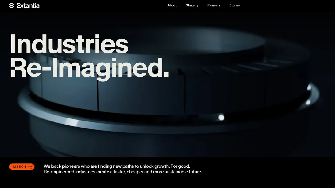 Секция «Первый экран» с сайта https://www.extantia.com/, тематика — Бизнес и профессиональные услуги, цвета — Черный, стиль — Корпоративный, Минимализм, типографика — Без засечек