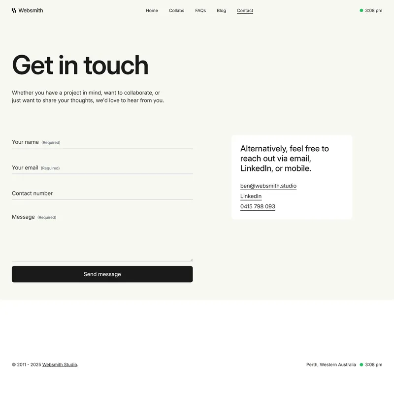 Секция «Контакты» с сайта https://websmith.studio/, тематика — IT и программное обеспечение, Другое, цвета — Белый, стиль — Минимализм, типографика — Без засечек