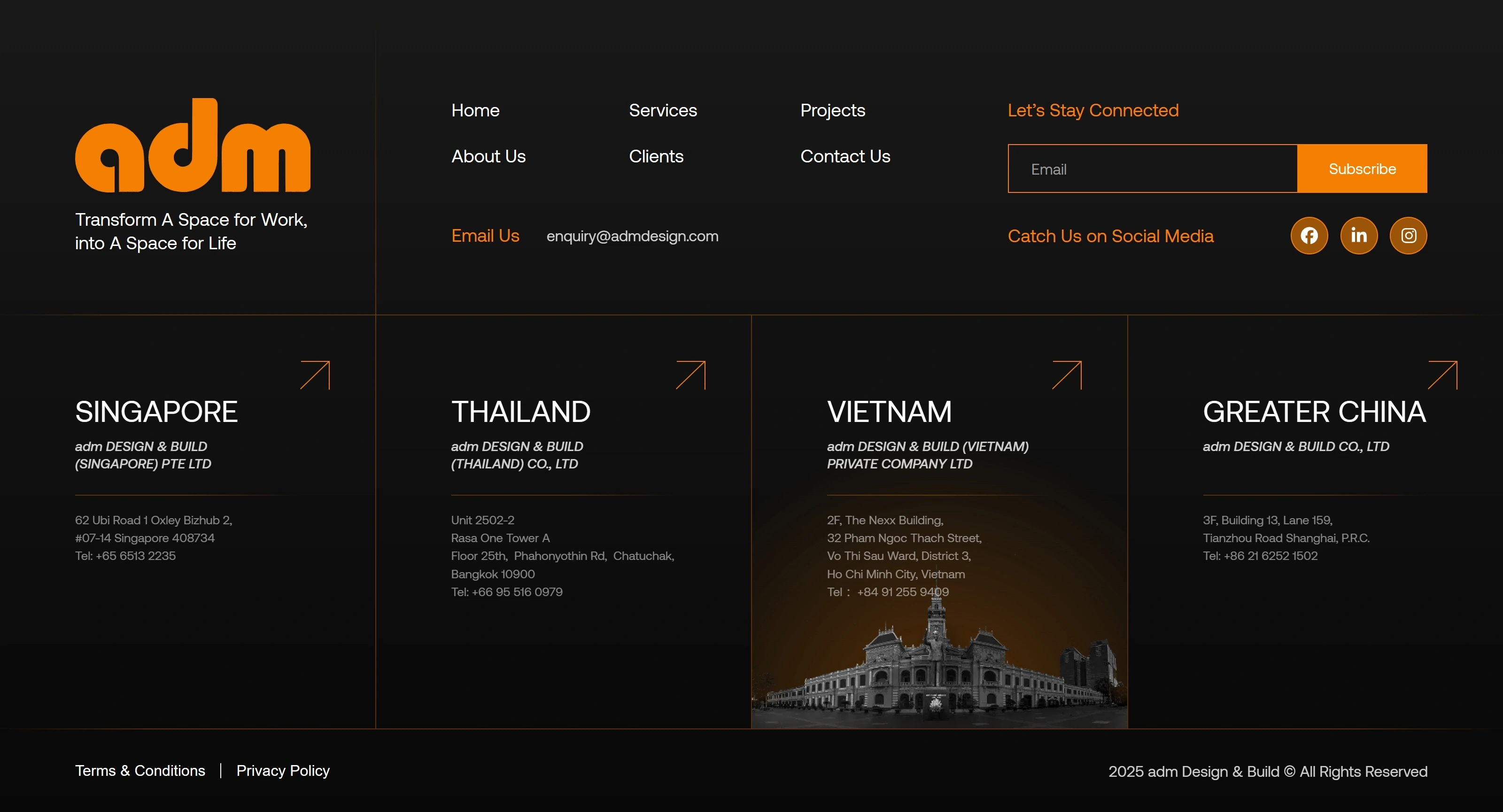 adm Design and Build Секция «Футер» с сайта https://www.admdesign.com.sg/, тематика — Дизайн, цвета — Черный, стиль — Корпоративный, Минимализм, типографика — Без засечек