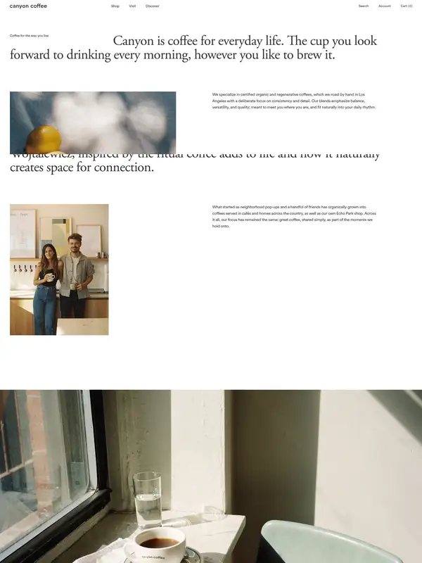 Страница о компании Canyon Coffee, тематика — Еда и напитки, цвета — Белый, Серый, Коричневый, стиль — Минимализм, Органический и природный, типографика — С засечками, Без засечек