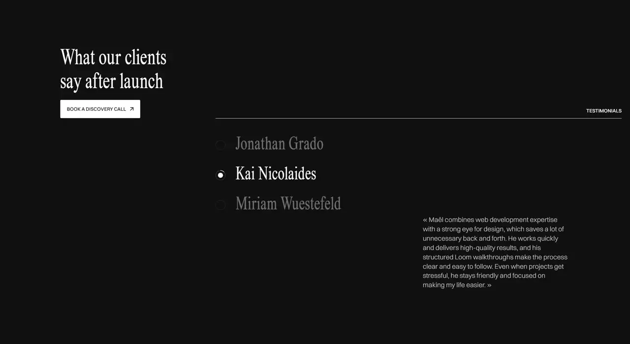 Секция «Отзывы» с сайта https://www.rhumb.co/, тематика — Дизайн, цвета — Черный, стиль — Минимализм, типографика — С засечками