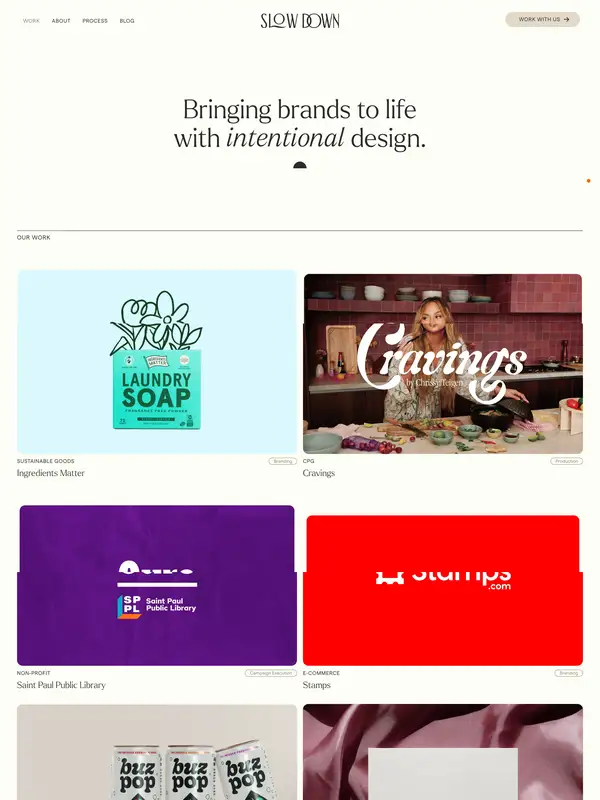 Портфолио Slow Down Creative, тематика — Дизайн, цвета — Белый, Серый, стиль — Классический, Минимализм, типографика — Без засечек, Декоративные